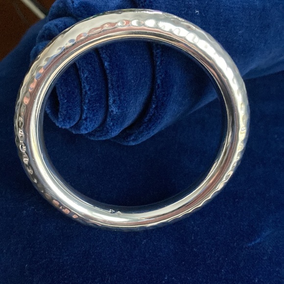 Silpada Sterling hammered round bracelet - Picture 10 of 11